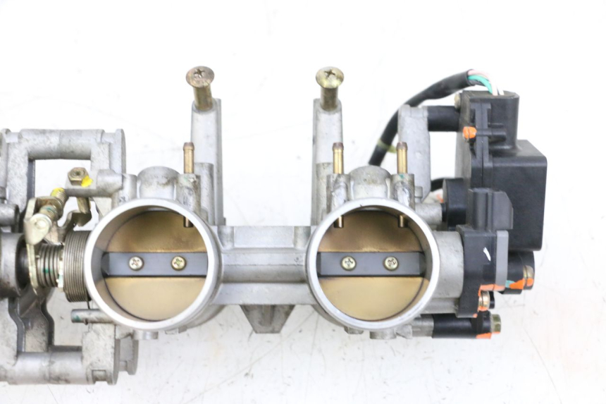 photo de INJECTION THROTTLE BODIES SUZUKI GSXR GSX-R 1000 (2003 - 2004) - Zoom on usage condition