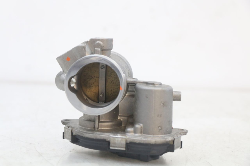 photo de INJECTION THROTTLE BODIES HUSQVARNA SVARTPILEN 401 (2018 - 2023) - Alternative perspective