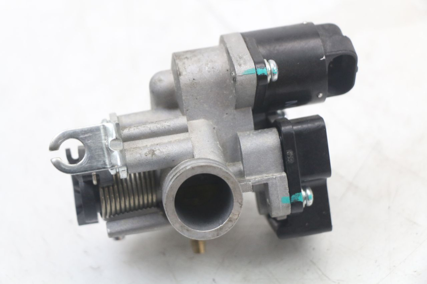 photo de INJECTION THROTTLE BODIES MASH LEGEND'R 4T 50 (2021 - 2025) - Technical close-up