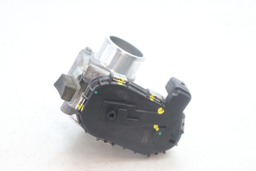 photo de INJECTION THROTTLE BODIES PIAGGIO MP3 HPE 530 (2022 - 2026) - Fixing points details