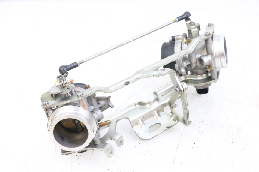 photo de INJECTION THROTTLE BODIES MOTO GUZZI NORGE 8V GT 1200 (2011 - 2016) - Fixing points details