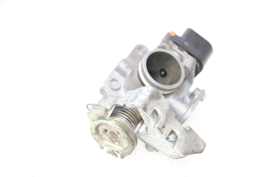 photo de INJECTION THROTTLE BODIES HONDA PCX (JF57/JF64) 125 (2014 - 2018) - Alternative perspective