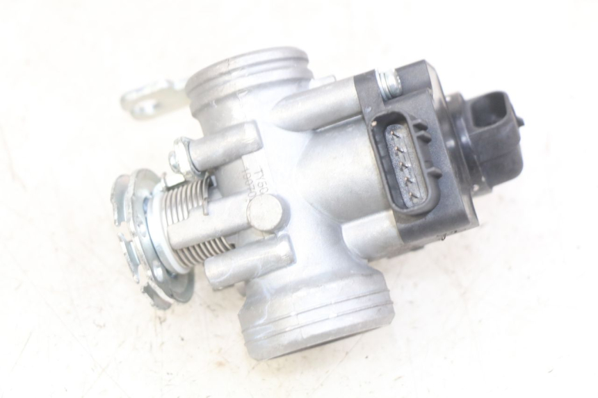 photo de INJECTION THROTTLE BODIES TNT MOTOR ROMA 10' 4T 50 (2019 - 2022) - Zoom on usage condition