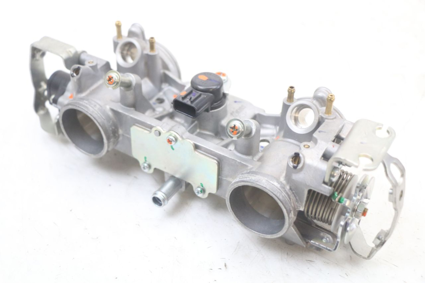 photo de INJECTION THROTTLE BODIES ROYAL ENFIELD CONTINENTAL GT 650 (2019 - 2024) - Component detail