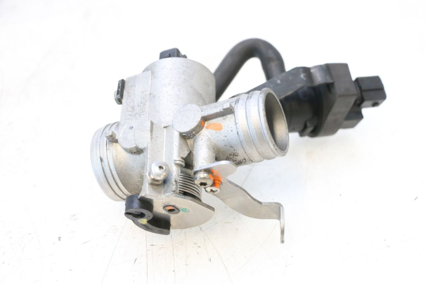 photo de INJECTION THROTTLE BODIES PEUGEOT SATELIS COMPRESSOR K15 125 (2006 - 2009) - Alternative perspective