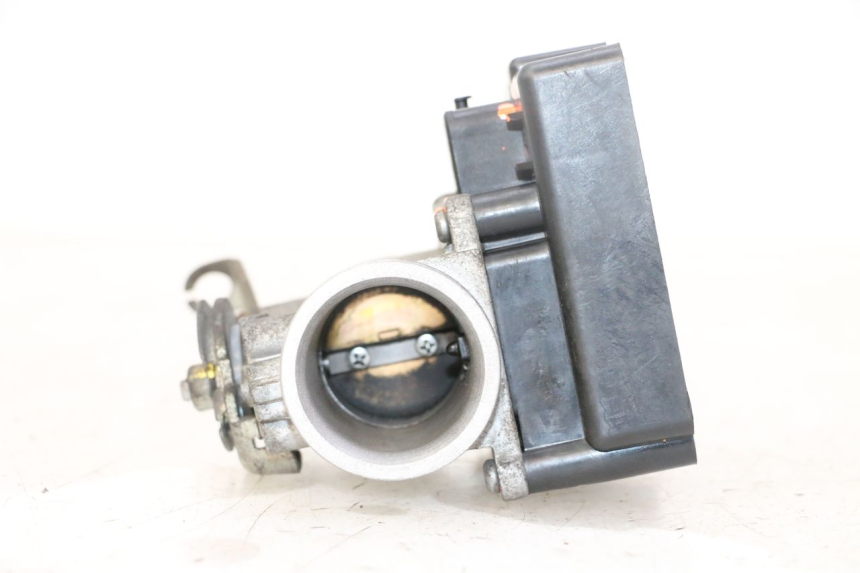 photo de INJECTION THROTTLE BODIES PEUGEOT SATELIS 125 (2013 - 2018) - Fixing points details