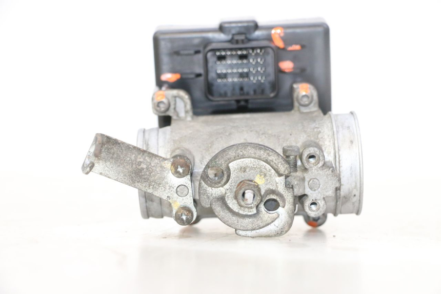 photo de INJECTION THROTTLE BODIES PEUGEOT SATELIS 125 (2013 - 2018) - Surface and material condition