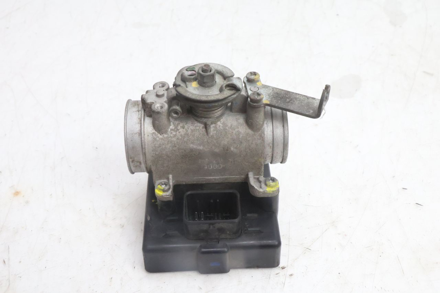photo de INJECTION THROTTLE BODIES PEUGEOT SATELIS 125 (2013 - 2018) - Fixing points details