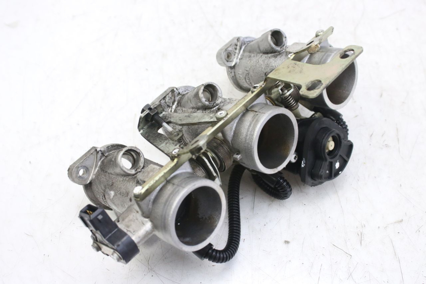 photo de INJECTION TRIUMPH SPRINT ST 955 (1999 - 2001) - Technical close-up