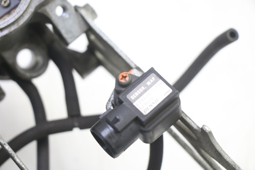 photo de INJECTION THROTTLE BODIES HONDA ST PAN EUROPEAN 1300 (2002 - 2013) - Alternative perspective