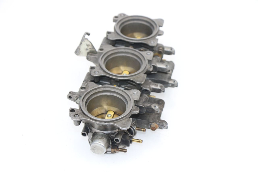 photo de INJECTION THROTTLE BODIES TRIUMPH STREET TRIPLE 675 (2007 - 2012) - Zoom on usage condition