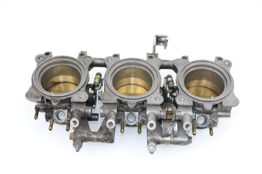 photo de INJECTION THROTTLE BODIES TRIUMPH STREET TRIPLE 675 (2007 - 2012) - Fixing points details