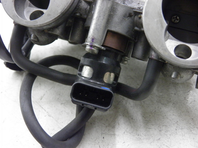 photo de INJECTION THROTTLE BODIES SUZUKI BURGMAN EXECUTIVE 650 (2008 - 2010) - Alternative perspective