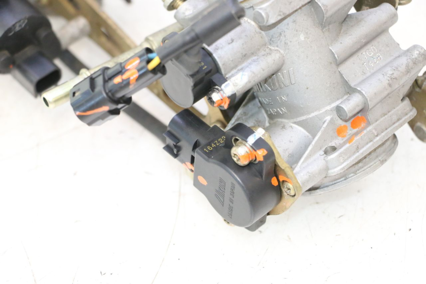 photo de INJECTION THROTTLE BODIES SUZUKI SV S 650 (2003 - 2009) - Checked used part