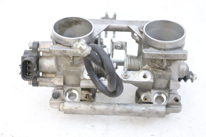 photo de INJECTION THROTTLE BODIES YAMAHA TDM ABS 900 (2002 - 2014) - Surface and material condition