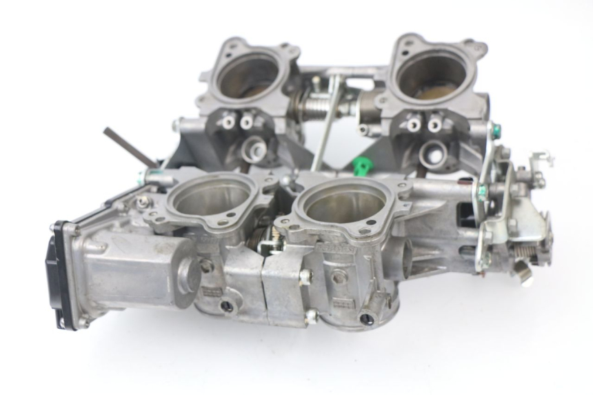 photo de INJECTION THROTTLE BODIES HONDA VFR F 1200 (2010 - 2015) - Surface and material condition