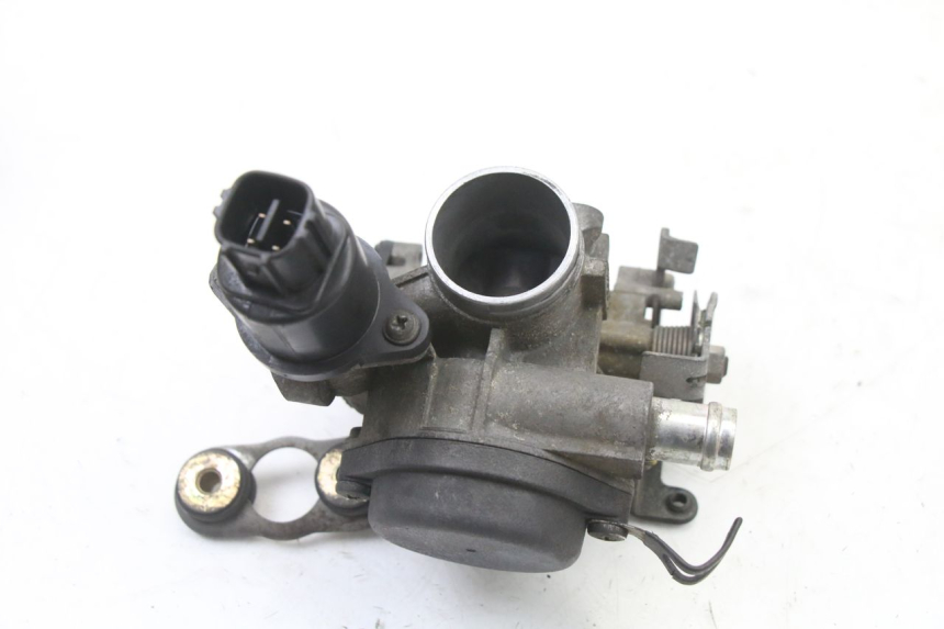 photo de INJECTION THROTTLE BODIES YAMAHA X-MAX XMAX ABS 250 (2010 - 2012) - Alternative perspective