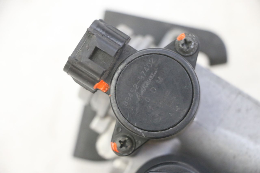 photo de INJECTION YAMAHA X-MAX XMAX 125 (2010 - 2013) - Fixing points details