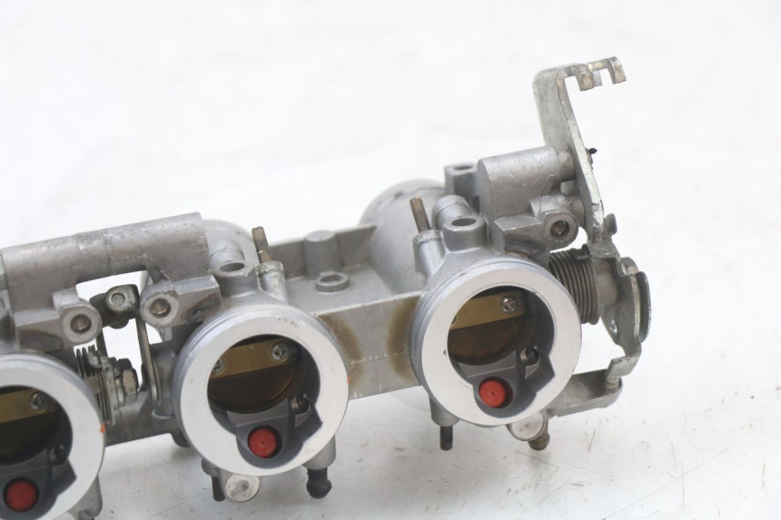 photo de INJECTION THROTTLE BODIES YAMAHA XJ6 ABS 600 (2008 - 2016) - Zoom on usage condition