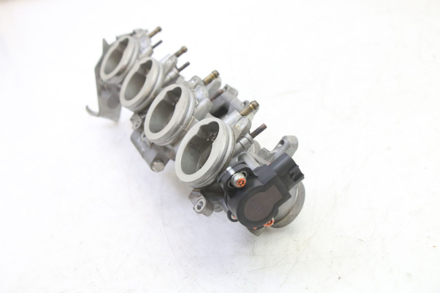 photo de INJECTION THROTTLE BODIES YAMAHA XJ6 ABS 600 (2008 - 2016) - Alternative perspective
