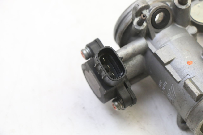 photo de INJECTION THROTTLE BODIES YAMAHA XJ6 ABS 600 (2008 - 2016) - Technical close-up