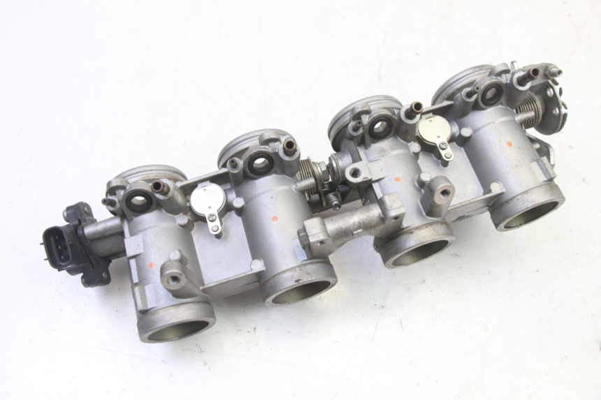 photo de INJECTION THROTTLE BODIES YAMAHA XJ6 ABS 600 (2008 - 2016) - Fixing points details