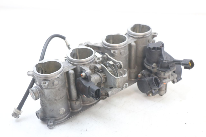photo de INJECTION THROTTLE BODIES YAMAHA FZ1 FAZER 1000 (2007 - 2009) - Alternative perspective