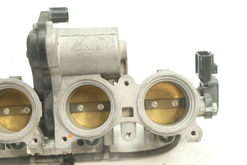 photo de INJECTION THROTTLE BODIES YAMAHA YZF R6 600 (2008 - 2009) - Zoom on usage condition