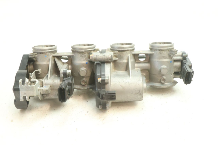 photo de INJECTION THROTTLE BODIES YAMAHA YZF R6 600 (2008 - 2009) - Alternative perspective