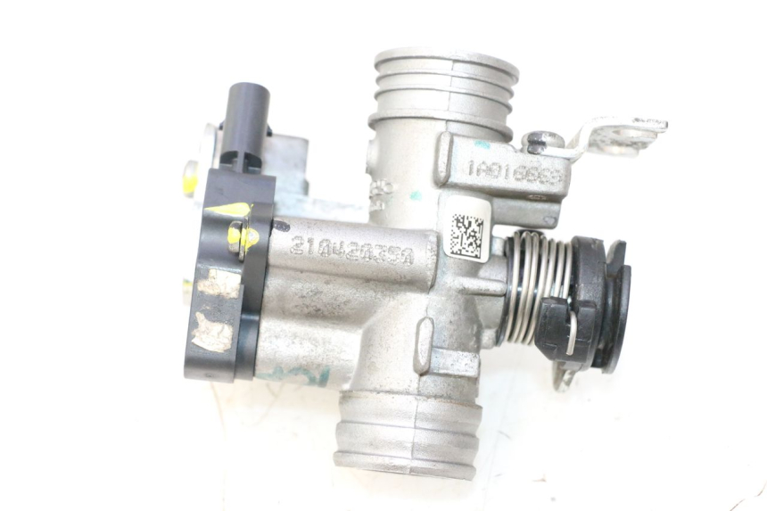 photo de INJECTION THROTTLE BODIES PIAGGIO ZIP IGET 4T 50 (2021 - 2023) - Alternative perspective
