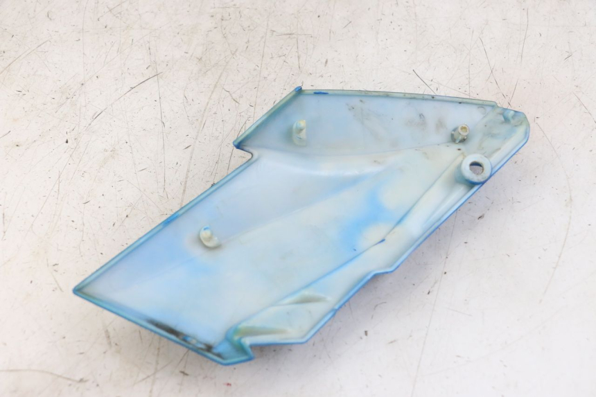 photo de RIGHT INNER FRONT FAIRING EBROH BRAVO GLE 1 (2020 - 2024) - Zoom on usage condition