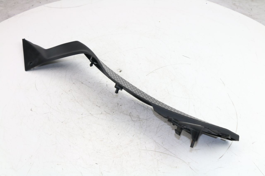 photo de RIGHT INNER FRONT FAIRING KAWASAKI NINJA 300 (2012 - 2017) - Fixing points details