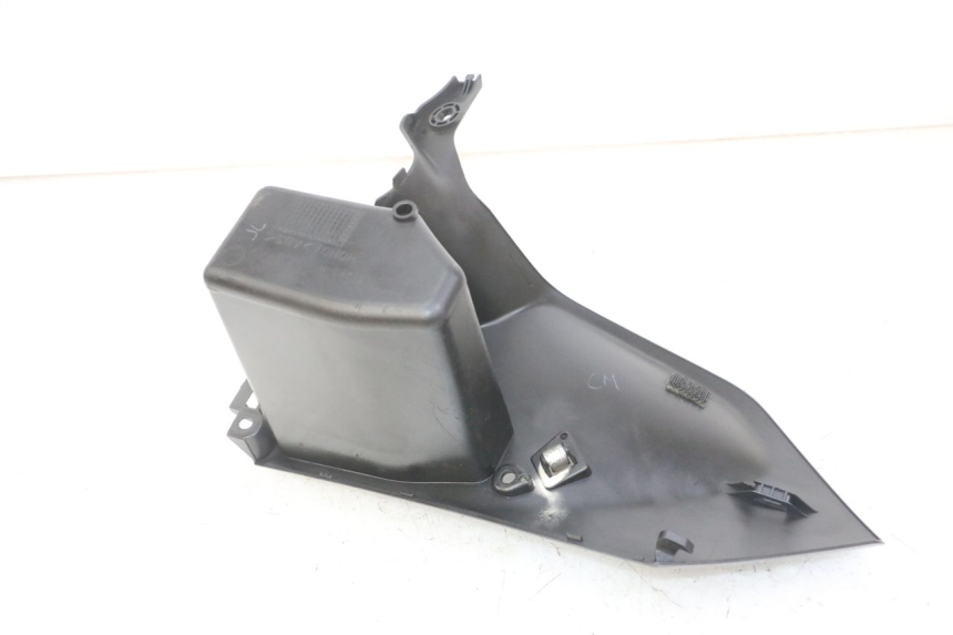 photo de RIGHT INNER FRONT FAIRING HONDA NTV DEAUVILLE ABS 700 (2007 - 2016) - Technical close-up