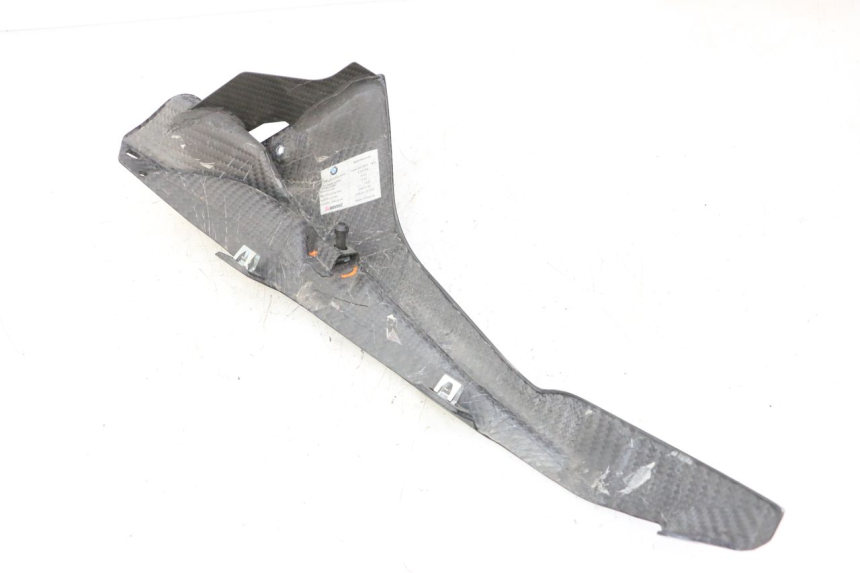 photo de RIGHT INNER FRONT FAIRING BMW S RR ABS S1000RR 1000 (2015 - 2018) - Surface and material condition