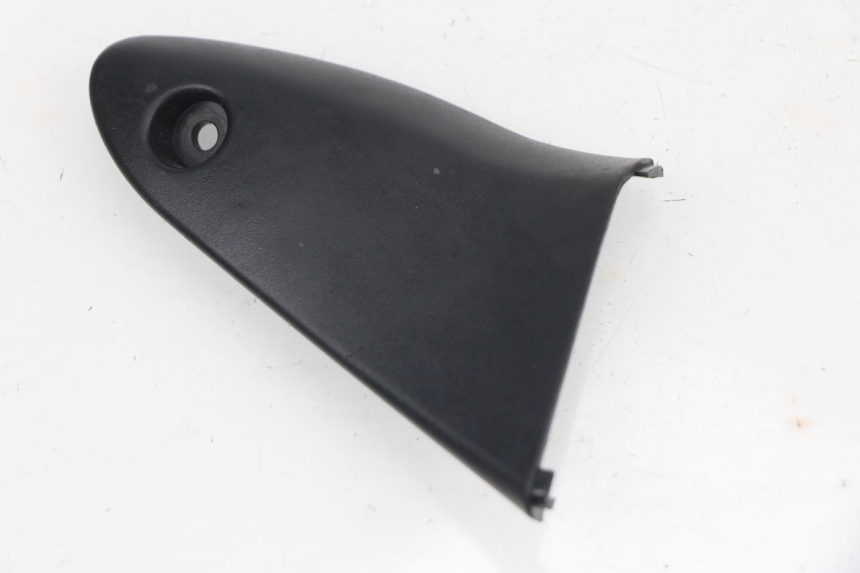 photo de RIGHT INNER FRONT FAIRING SUZUKI SV S 650 (1999 - 2002) - Component detail