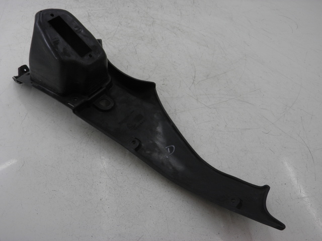 photo de RIGHT INNER FRONT FAIRING TRIUMPH TROPHY 1200 (1996 - 2003) - Zoom on usage condition