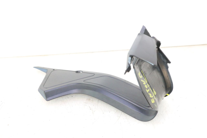 photo de LEFT INNER FRONT FAIRING YAMAHA FZ8 800 (2010 - 2016) - Alternative perspective