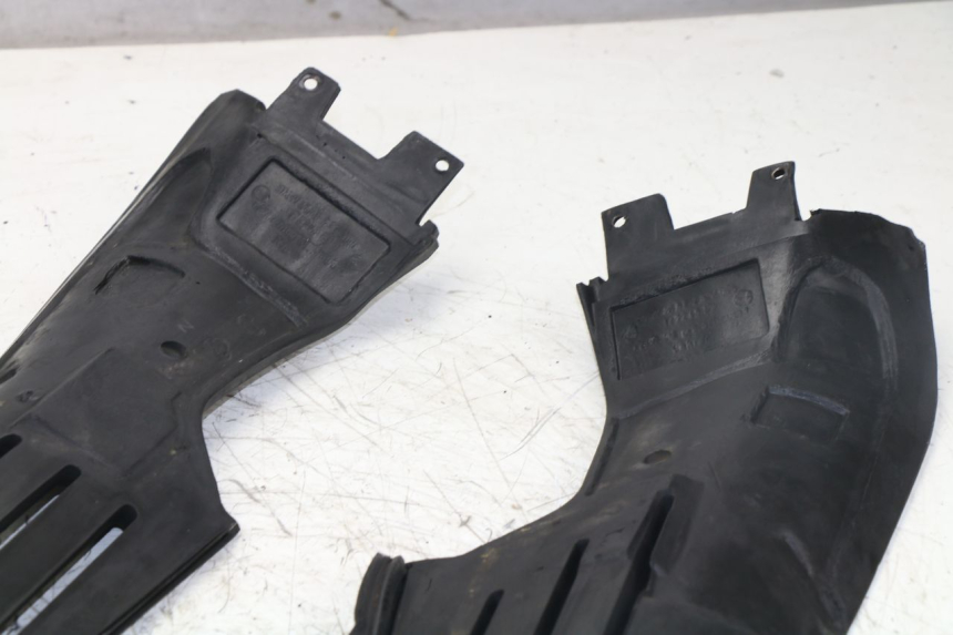 photo de INNER FRONT FAIRING BMW K 75 RT ABS 750 (1989 - 1997) - Alternative perspective