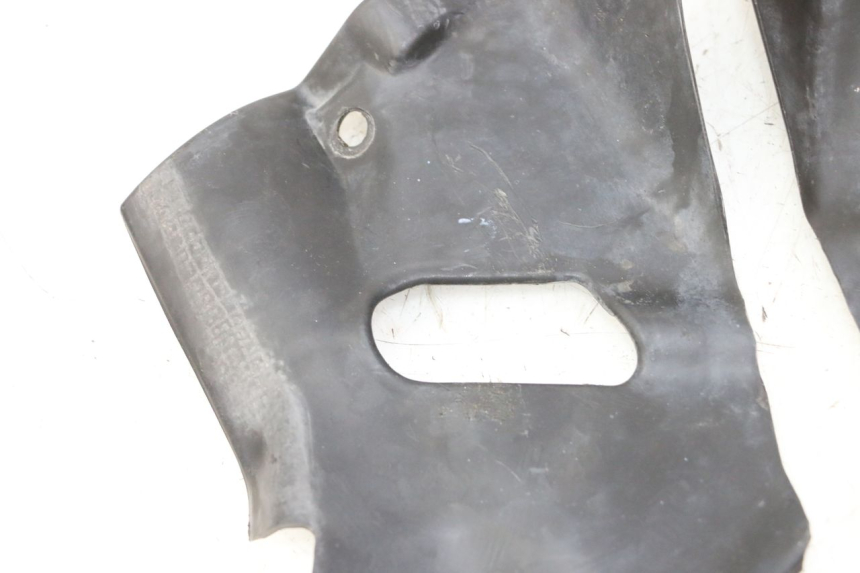 photo de INNER FRONT FAIRING TRIUMPH SPRINT 900 (1995 - 1998) - Zoom on usage condition