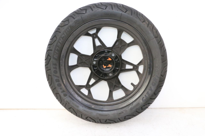 photo de REAR RIM AND TIRE QUADRO 4 4D 350 (2015 - 2018) - Surface and material condition
