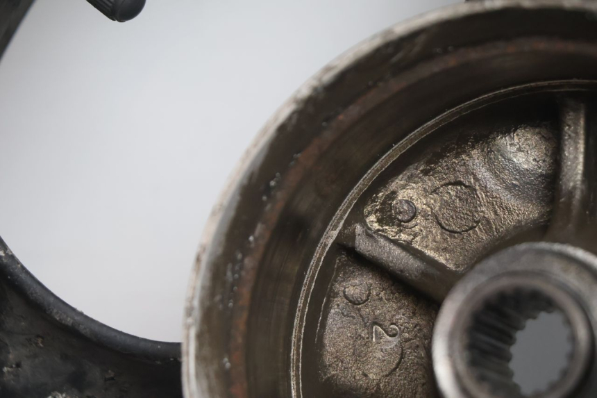 photo de REAR RIM AND TIRE KYMCO AGILITY 4T 50 (2005 - 2018) - Component zoom