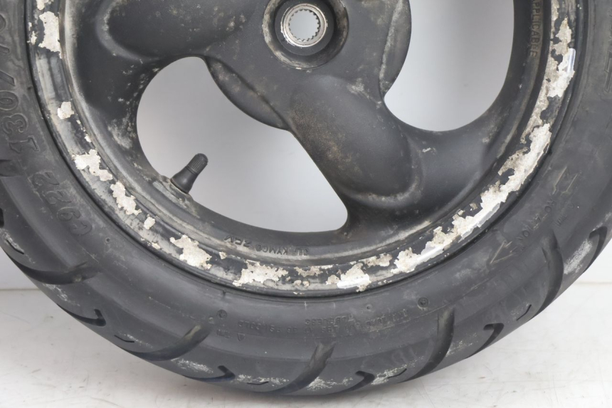 photo de REAR RIM AND TIRE KYMCO AGILITY 4T 50 (2005 - 2018) - Zoom on usage condition