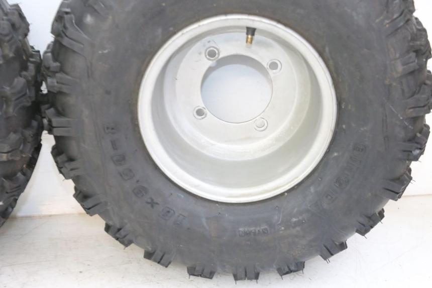 photo de REAR RIM AND TIRE ANGELL ENFANT 1 - Additional view of the item