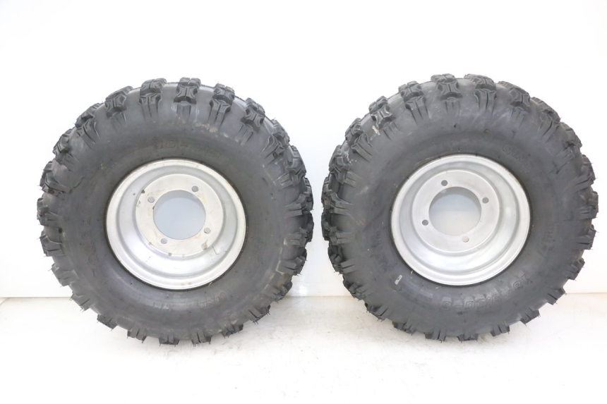 photo de REAR RIM AND TIRE ANGELL ENFANT 1 - Surface and material condition