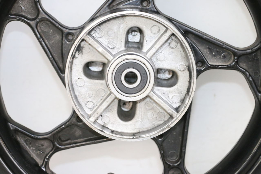 photo de REAR RIM AND TIRE MAG POWER BOMBERS 4T 50 (2016 - 2026) - Distinctive features