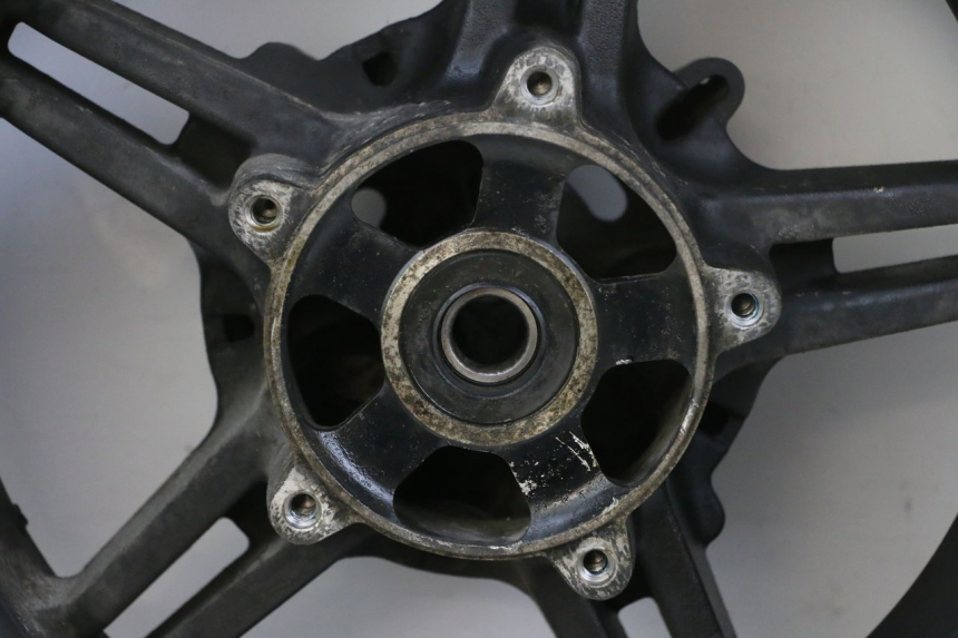 photo de REAR RIM AND TIRE SUZUKI BURGMAN 650 (2013 - 2020) - High-resolution close-up