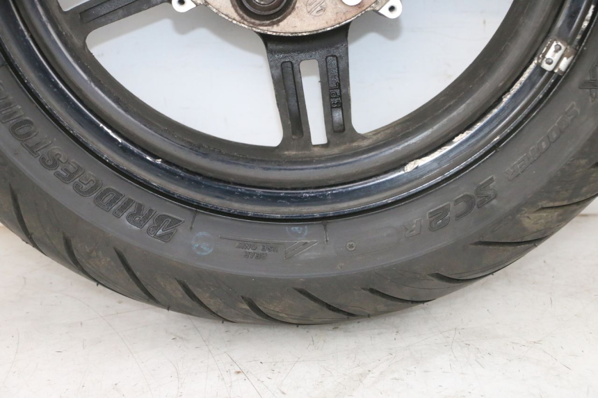 photo de REAR RIM AND TIRE SUZUKI BURGMAN 650 (2013 - 2020) - Alternative angle