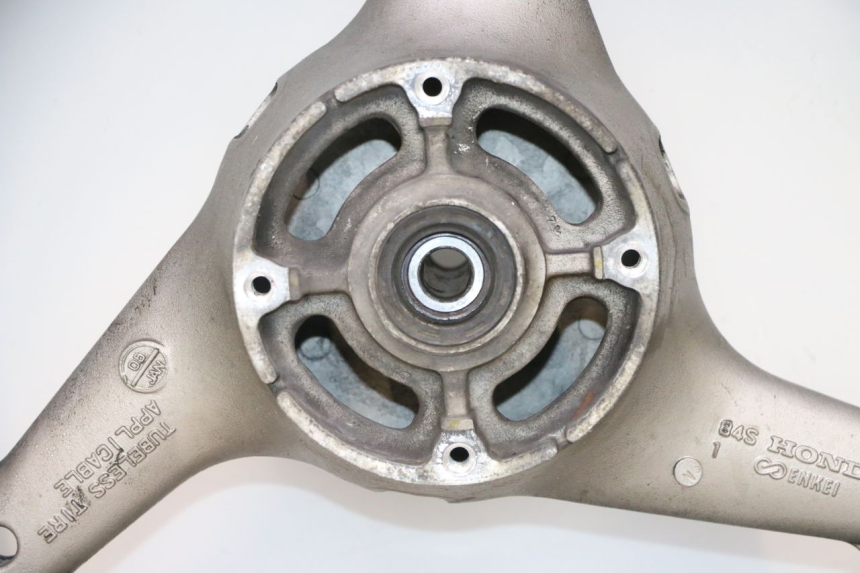 photo de REAR RIM AND TIRE HONDA CB F HORNET 600 (2005 - 2006) - Zoom on usage condition