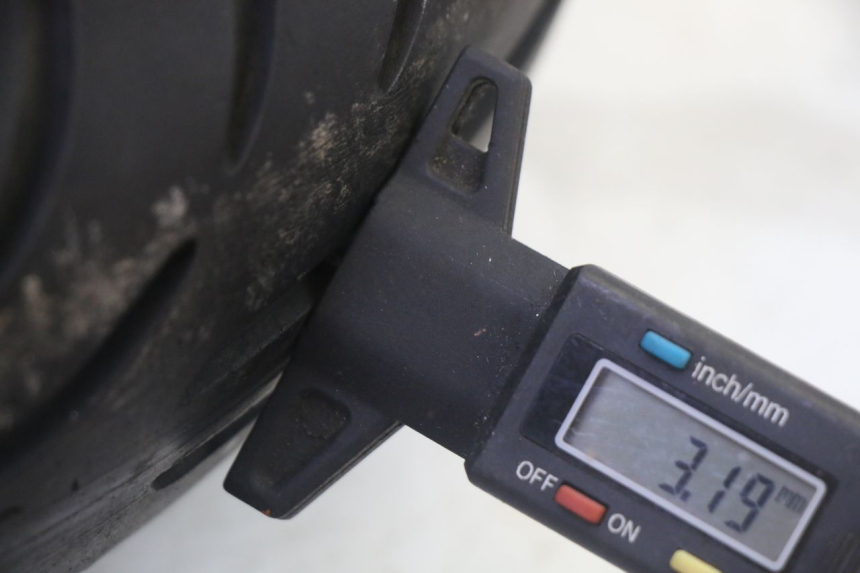 photo de REAR RIM AND TIRE PEUGEOT CITYSTAR 50 (2013 - 2017) - Zoom on usage condition