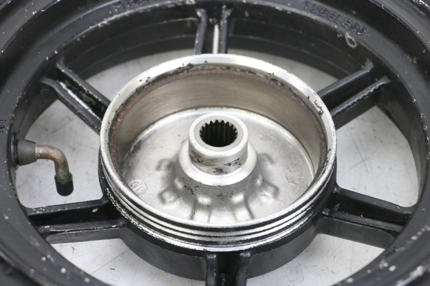 photo de REAR RIM AND TIRE LONGJIA DIGITA 4T 50 (2019 - 2022) - Fixing points details